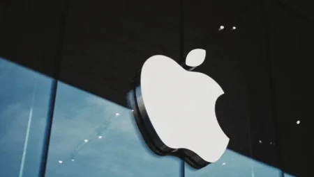Trump’ın Çin tehdidi Apple’ı sarstı: Dev şirket üç günde 640 milyar dolar eridi
