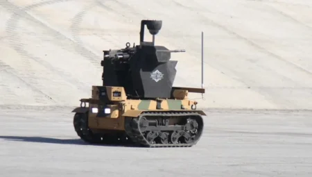 İnsansız mini tank FEDAİ güvenlik güçlerinin hizmetine sunuldu